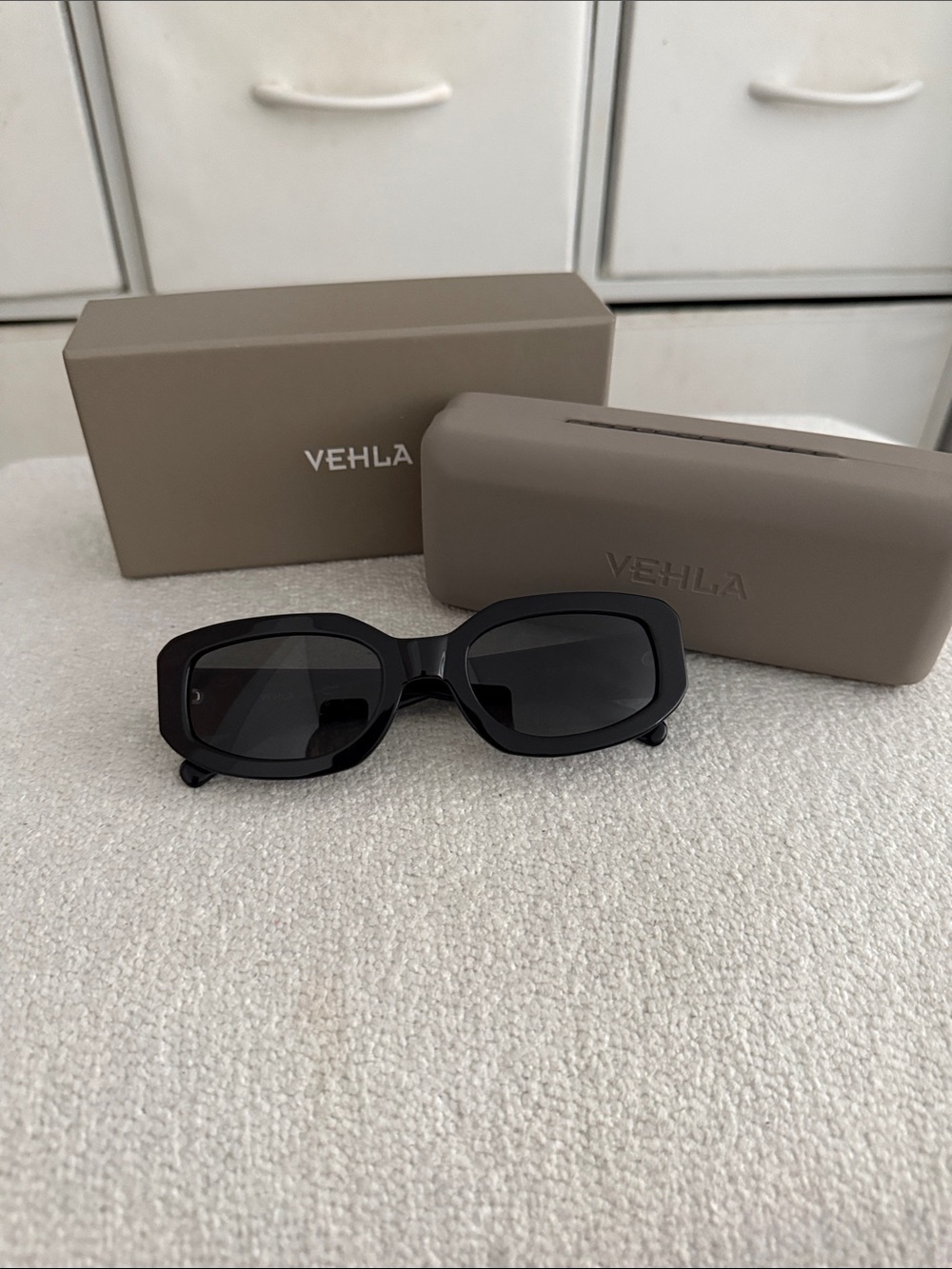 VEHLA Black Rectangular Women's Sunglasses with Dark Lenses
